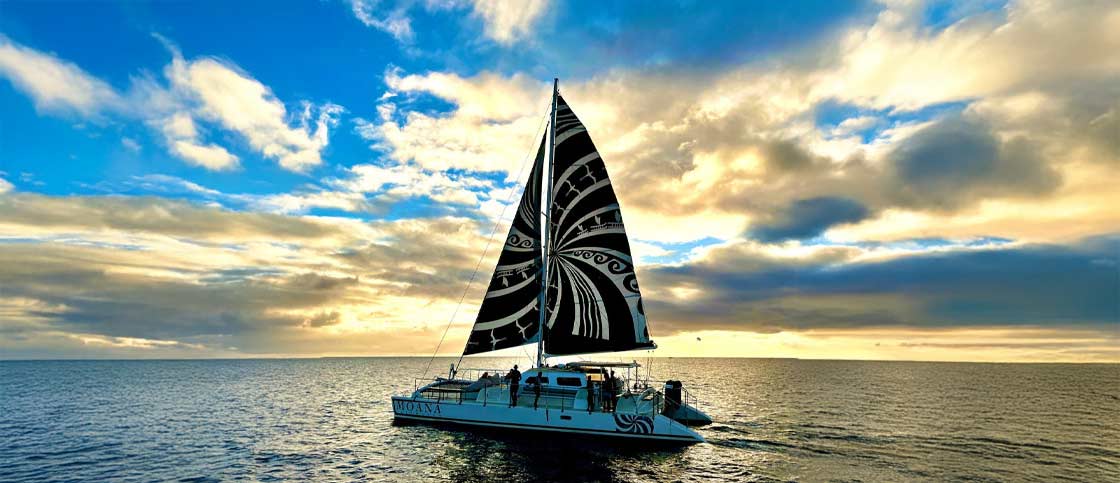 Sunset view from the Moana Sailing fireworks cruise